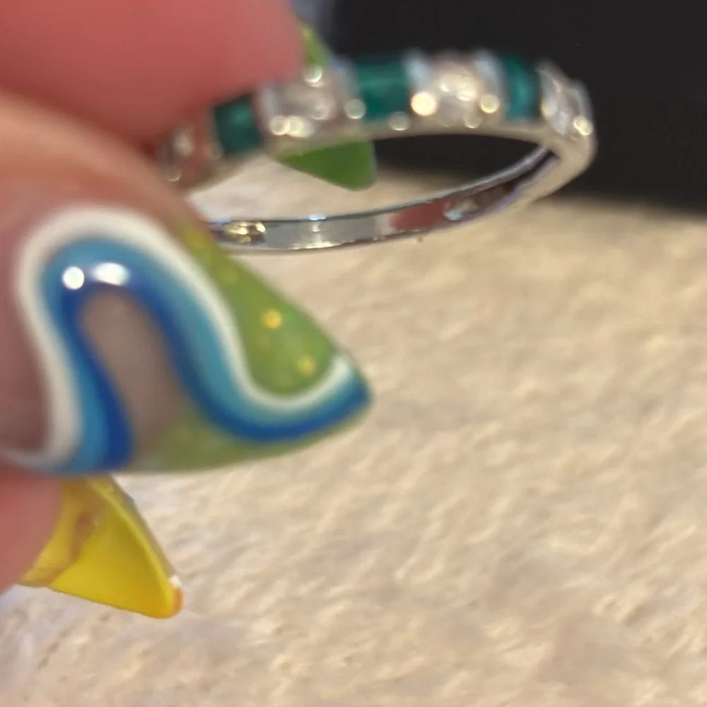 Kay Jewelers lab-created emerald and white sapphire rang in sterling silver💚🤍 - Picture 4 of 4